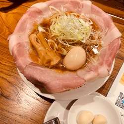 ピストル 890円　ニンニク 33円　味玉（Twitter）