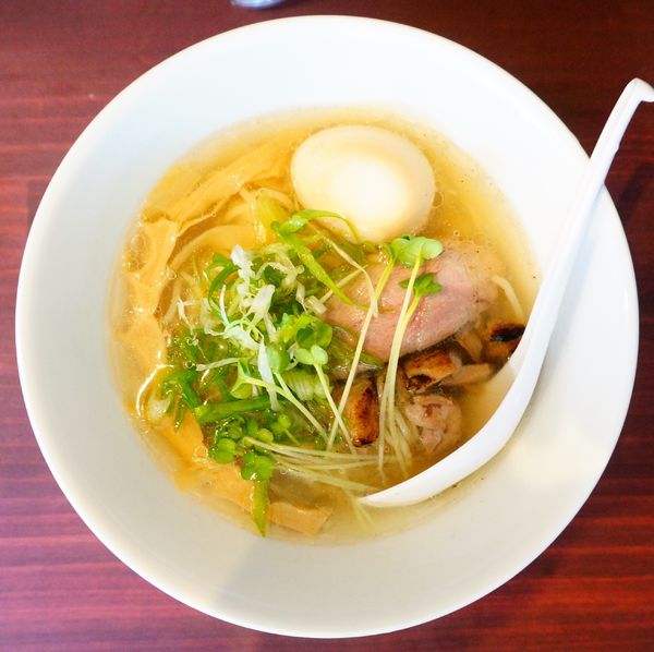 「鴨塩ラーメン＋味玉」@鴨LABO 住吉店の写真