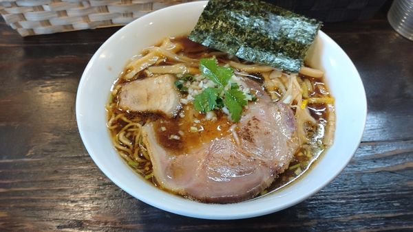 「醤油中華そば　穂先メンマ追加」@中華そば こむぎの写真