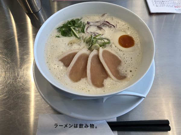 「鶏白湯ラーメン 880円」@This is イクタヌードルの写真