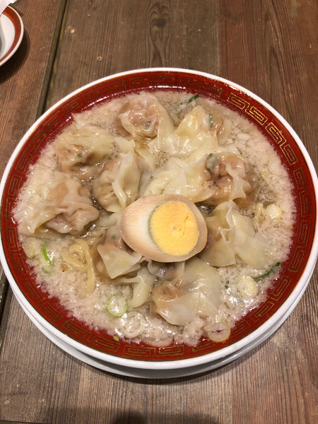 「粗びき旨味雲呑麺　ルー肉飯　1040円」@広州市場 田町店の写真