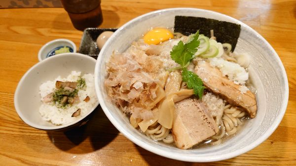 「真鰯の背脂まぜそば～おい飯付～（大） 1100円」@麺屋 ひな多の写真
