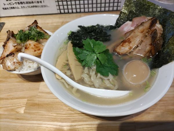 「全部入り貝塩らーめん·チャーシューご飯」@らーめん 改の写真