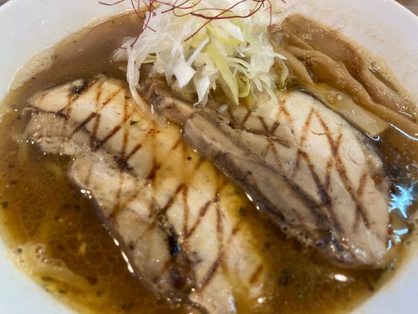 「札幌スパイシーラーメンさらうま(小辛)＋チャーシュー増し」@北ノ麺 もりうちの写真