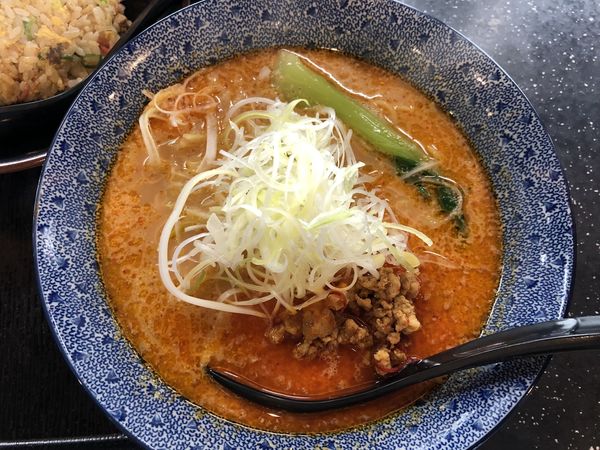 「赤胡麻担々麺　￥８８０」@麺家一火 半田店の写真