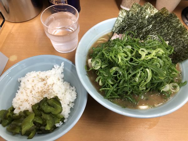 「らーめん　並　九条ネギ」@横浜らーめん 武蔵家 綾瀬店の写真