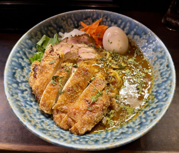 「カレーら〜めん+鶏唐+味玉」@尼龍の写真