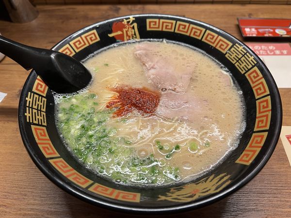 「天然とんこつラーメン」@一蘭 新橋店の写真
