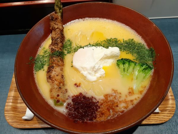 「鶏白湯そば、大盛」@麺巧 潮の写真