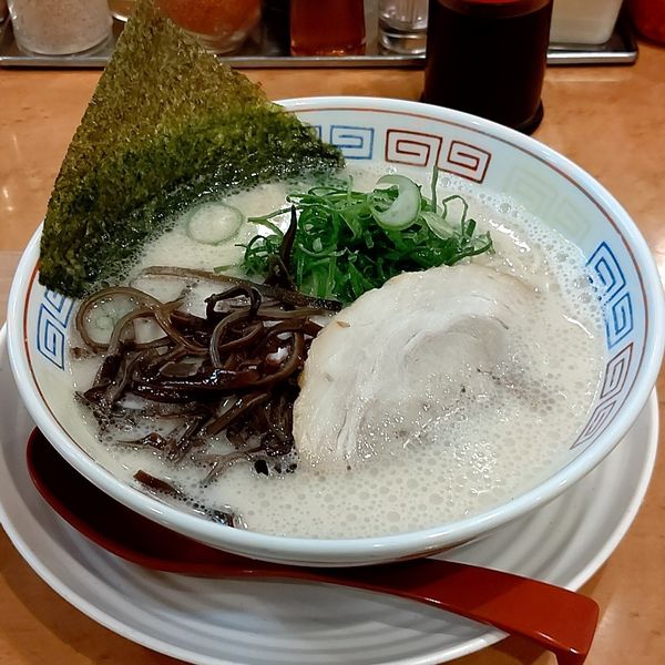 「白豚骨ラーメン(白湯)」@つけ麺中華そば 節 本八幡店の写真