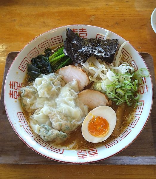 「ワンタンメン(味噌) 950円」@ラーメンハウスSADAの写真