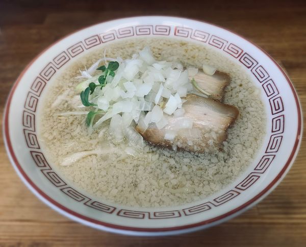 「塩ラーメン（背脂・固め・タマネギ￥800）」@喜多方食堂 浅草本店の写真