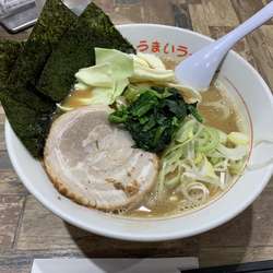 うまいラーメン 830円