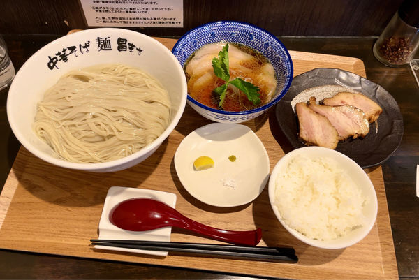 「昆布水つけ麺 大盛ver. & 半ライスwithばら焼豚」@煮干し中華そば 昌まさの写真
