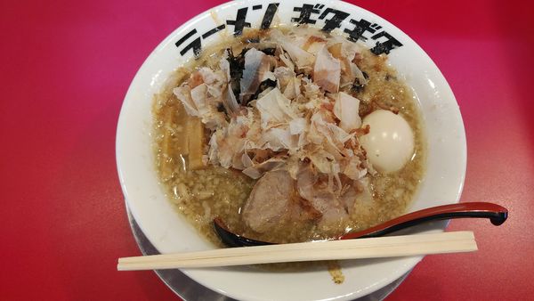 「ニボシラーメン/カツオ/煮卵」@ラーメン ギタギタの写真