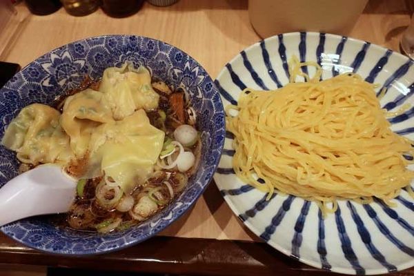 「つけ麺　650円にワンタントッピング　100円X2」@肉厚わんたん麺と手作り焼売 ら麺亭 浅草支店の写真
