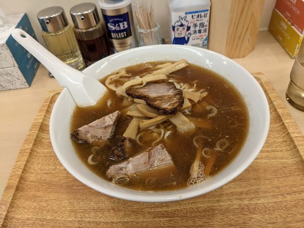 「ラーメン1.5玉＋チャーシューのしっぽ」@大勝 松戸店の写真