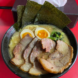 醤油豚骨チャーシューメン（麺固め）960円