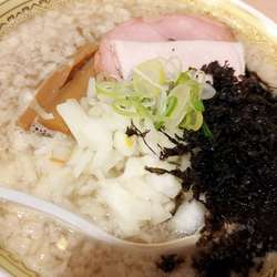 背脂中華そば白・のり玉増し