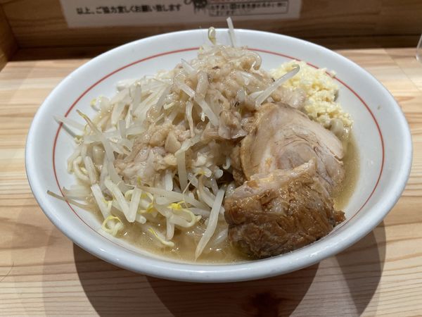 「ラーメン中盛　極太麺」@眞久中の写真