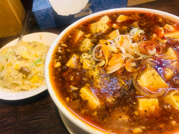 「麻婆豆腐麵 830円 半炒飯 350円」@元祖打卤麺 香辣居 8号店の写真