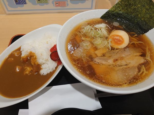 「生姜醤油ラーメン半カレーセット(1090円)」@越後川口SA（上り） スナックコーナーの写真