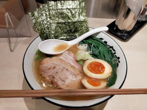 「ひなわラーメン」@地鶏豚骨らーめん ひなわの写真