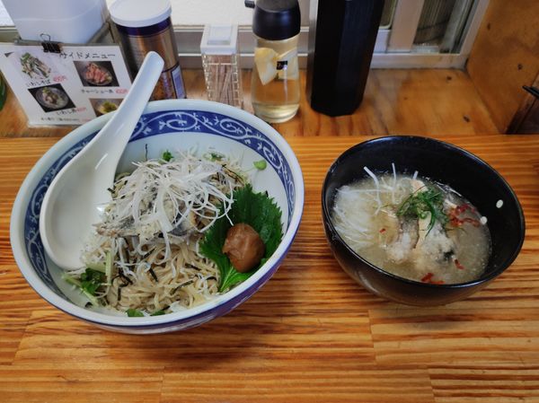 「鰯としらすの冷たいみぞれつけそば　南高梅添え」@中華そば よしかわの写真