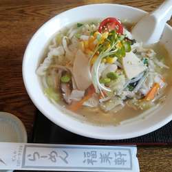 タンメンと餃子3個　　980円