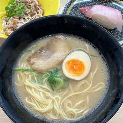 博多とんこつラーメン418円酢もつ176円他