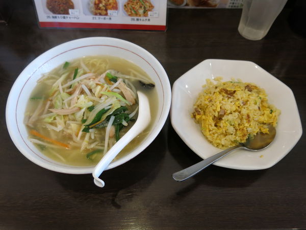 「野菜タンメン＋半チャーハン：794円」@六町飯店の写真