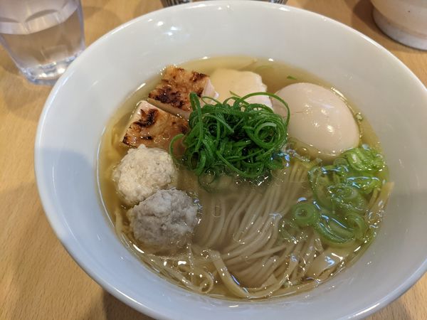 「特製地鶏ラーメン　塩1200円」@らーめん楓の写真