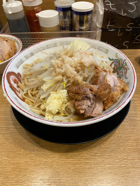 「小ラーメン　味噌　ニンニク少なめ　アブラカラメ」@豚山 南船場店の写真