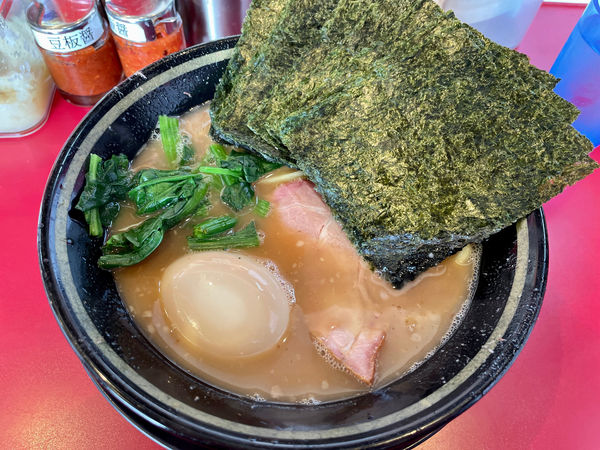 「ラーメン+味玉+のり」@家系ラーメン たつ家の写真