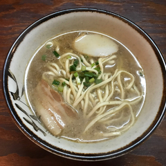 沖縄そば つるまつの画像