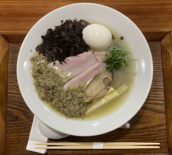 「牡蠣塩らぁ蕎麦+味玉」@むかんの写真