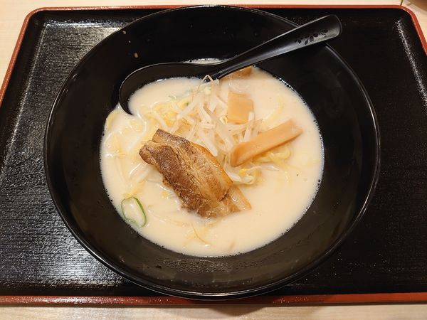 「豚骨ラーメン」@中華料理 鼎の写真