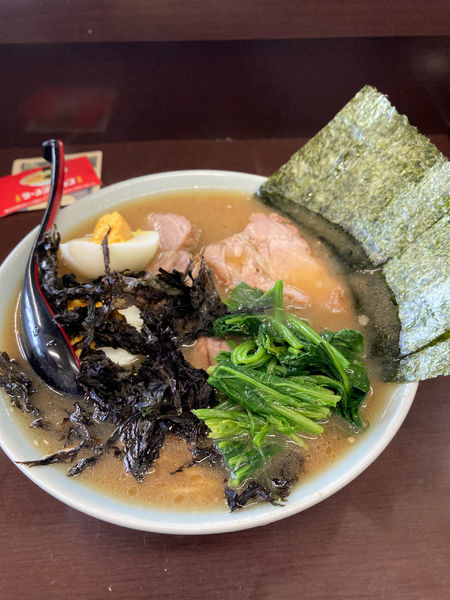 「ミソチャーシュー（玉子とちょい岩海苔は店主さんご厚意）」@ラーメンショップ 二ツ橋店の写真