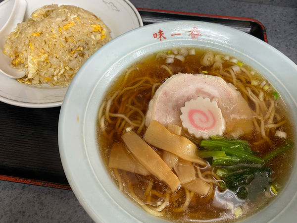 「ラーメン 小チャーハンセット」@味一番の写真