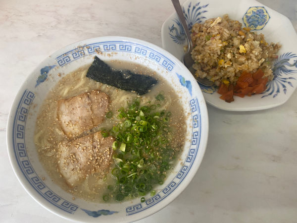 「ラーメン　焼き飯(ミニ)」@二代目ラーメンカヨの写真