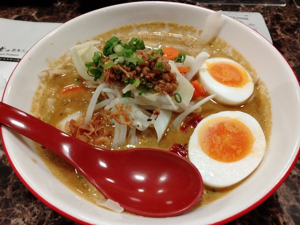 「スパイスカレーラーメン＋卵」@田所商店 スパイスカレー部の写真