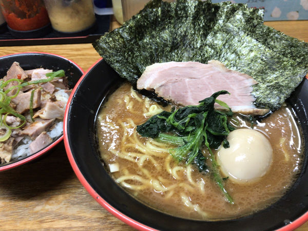 「ラーメン(普濃多)+のり+味玉+トッピングC 900円」@麺家 紫極の写真