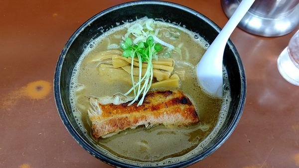 「魚介豚骨ラーメン（太麺）」@ラーメン ひかりの写真