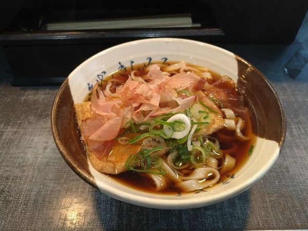 「きつねきしめん」@名代きしめん 住よし JR名古屋駅・新幹線上りホーム店の写真