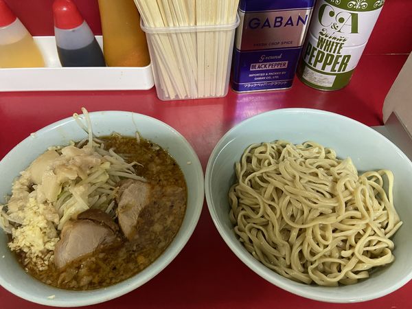 「つけ麺（ﾔｻｲ ﾆﾝﾆｸ ｱﾌﾞﾗ）」@ラーメン二郎 中山駅前店の写真