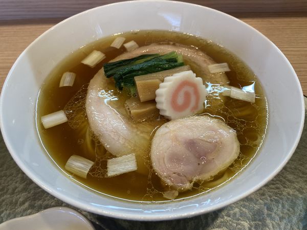 「羅臼昆布と鮭節の中華そば（バラ）」@中華そば 深緑の写真