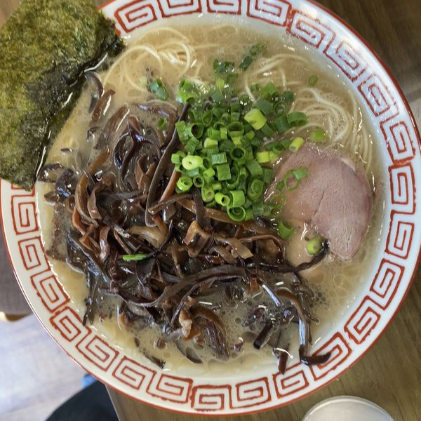 「らーめん700円+きくらげ」@博多長浜らーめんもりやの写真