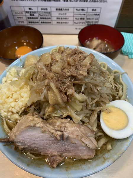 「富士丸ラーメン＋ブタカスアブラ＋生卵」@ラーメン富士丸 平塚店の写真