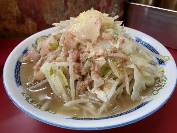 「小ラーメン（ﾔｻｲ ﾆﾝﾆｸ ｱﾌﾞﾗ）」@ラーメン二郎 目黒店の写真