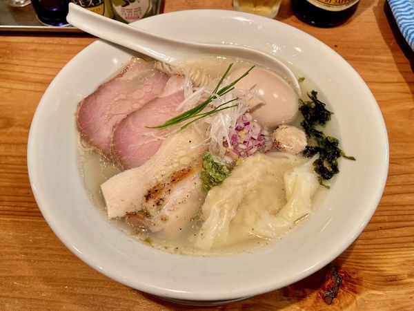 「サッポロラガービール赤星 →特製塩Soba →和え玉（貝）」@麺処 源玄の写真